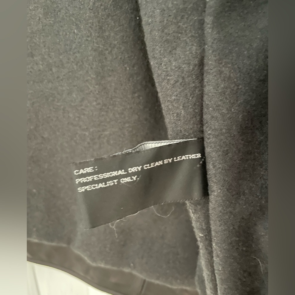Claiborne Black Leather Jacket - Picture 4 of 7